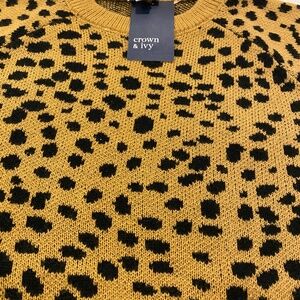 Animal Print Crown and Ivy Size M  Medium Weight  Ladies Sweater